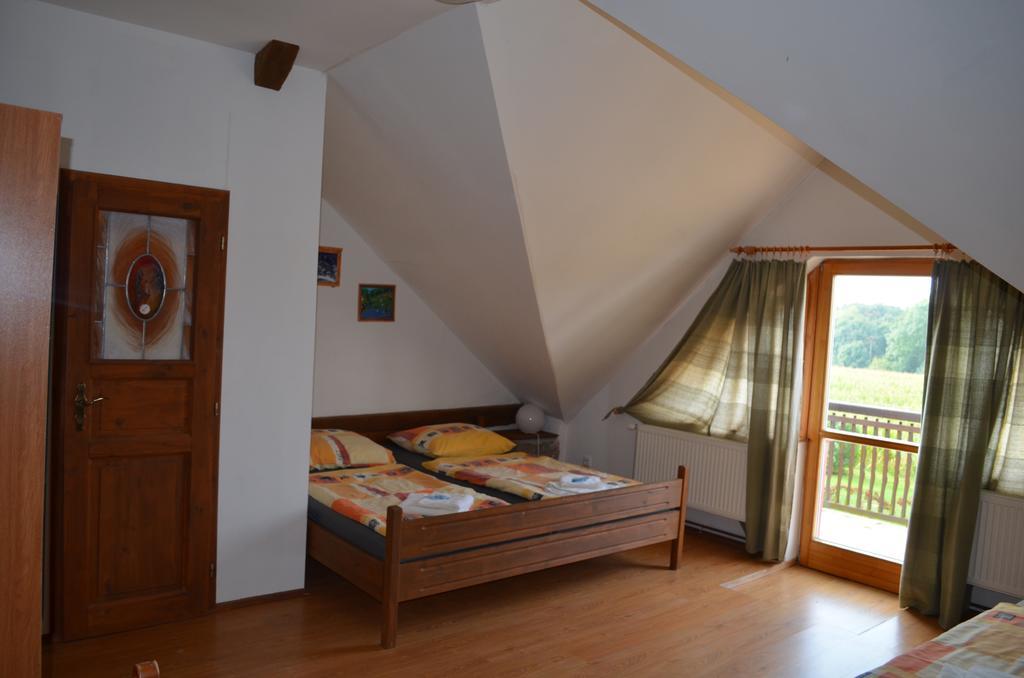 Famozclub Hotell Bakov nad Jizerou Rom bilde