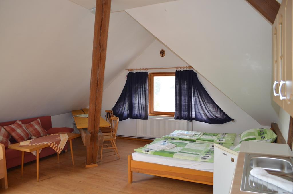 Famozclub Hotell Bakov nad Jizerou Rom bilde