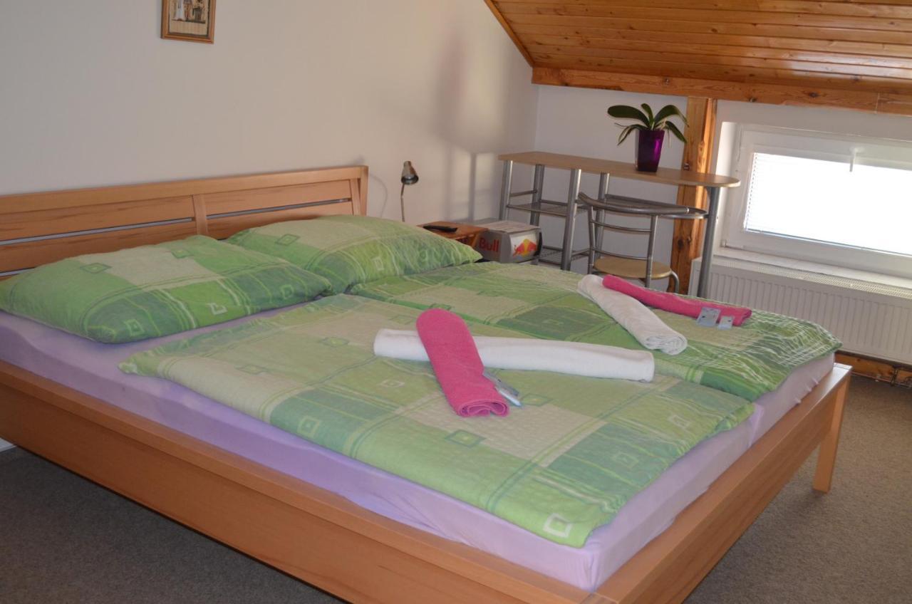 Famozclub Hotell Bakov nad Jizerou Rom bilde
