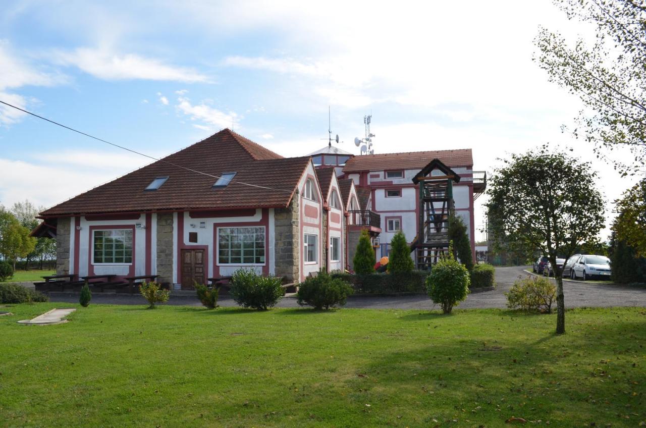Famozclub Hotell Bakov nad Jizerou Eksteriør bilde