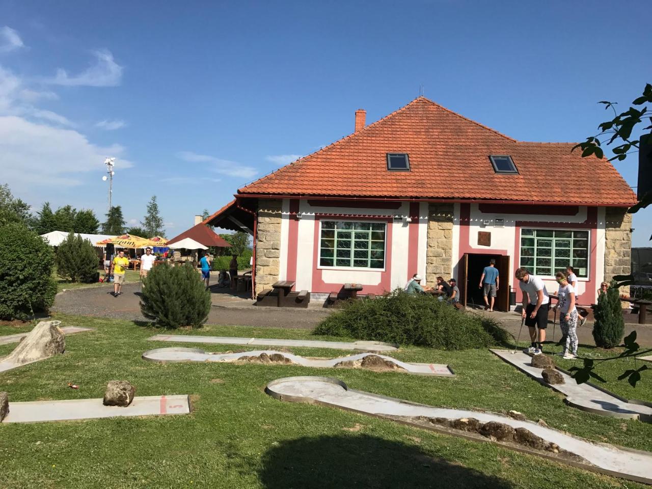 Famozclub Hotell Bakov nad Jizerou Eksteriør bilde
